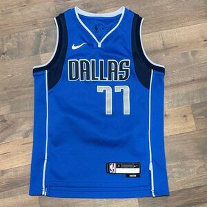 Youth Dallas Mavericks Luca Doncic Jersey size Small